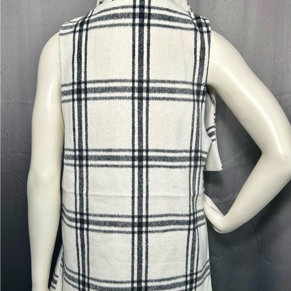 THE IMPECCABLE PIG SLEEVELESS BLACK AND WHITE WRAP  S - Picture 7 of 16